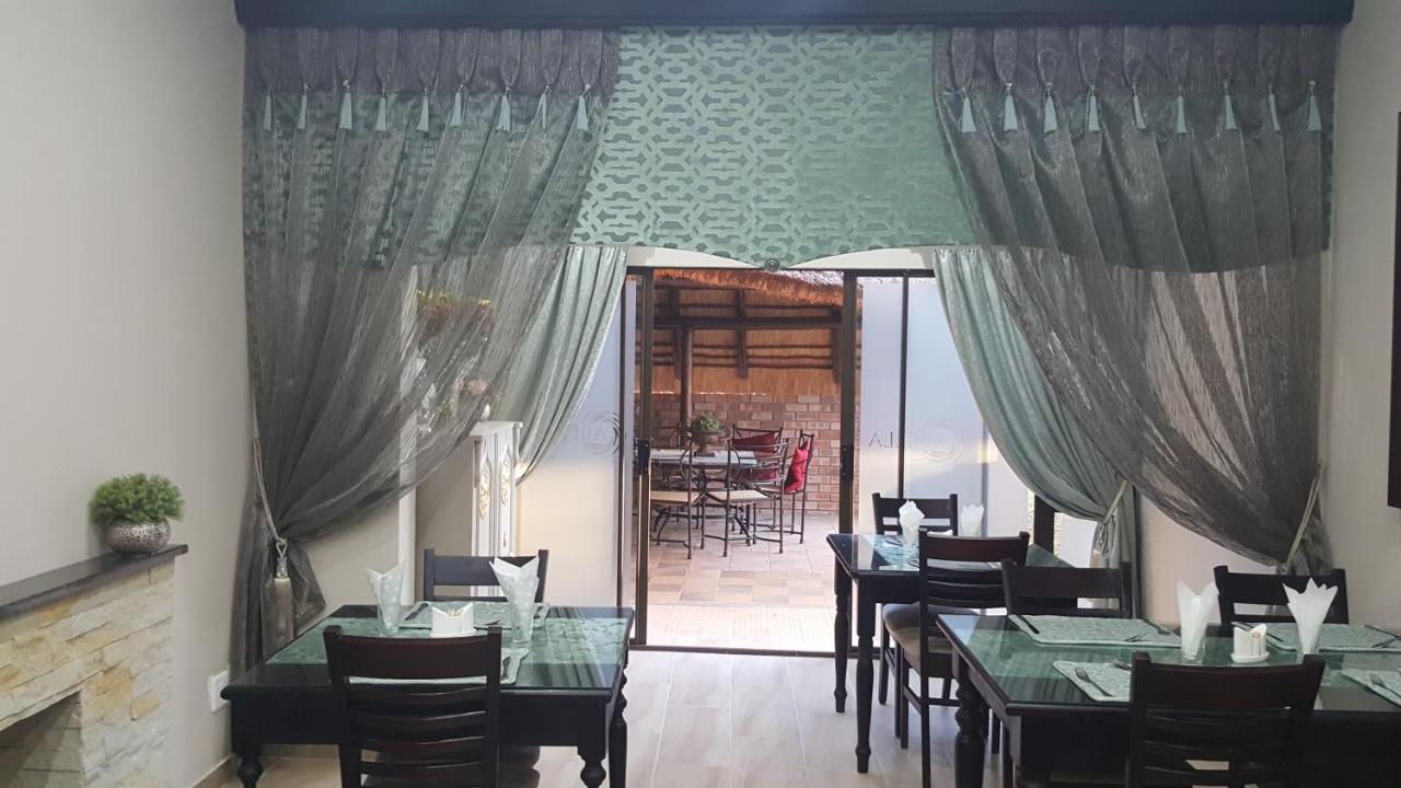 Abella Bed And Breakfast Vryburg Ngoại thất bức ảnh