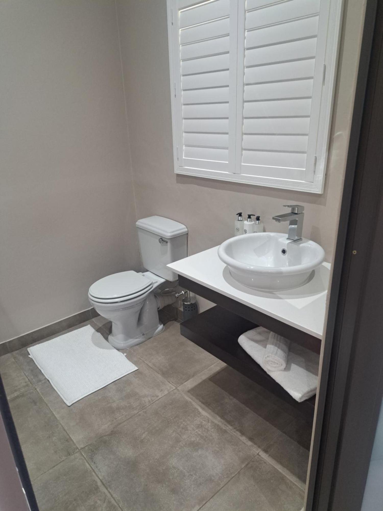 Abella Bed And Breakfast Vryburg Ngoại thất bức ảnh