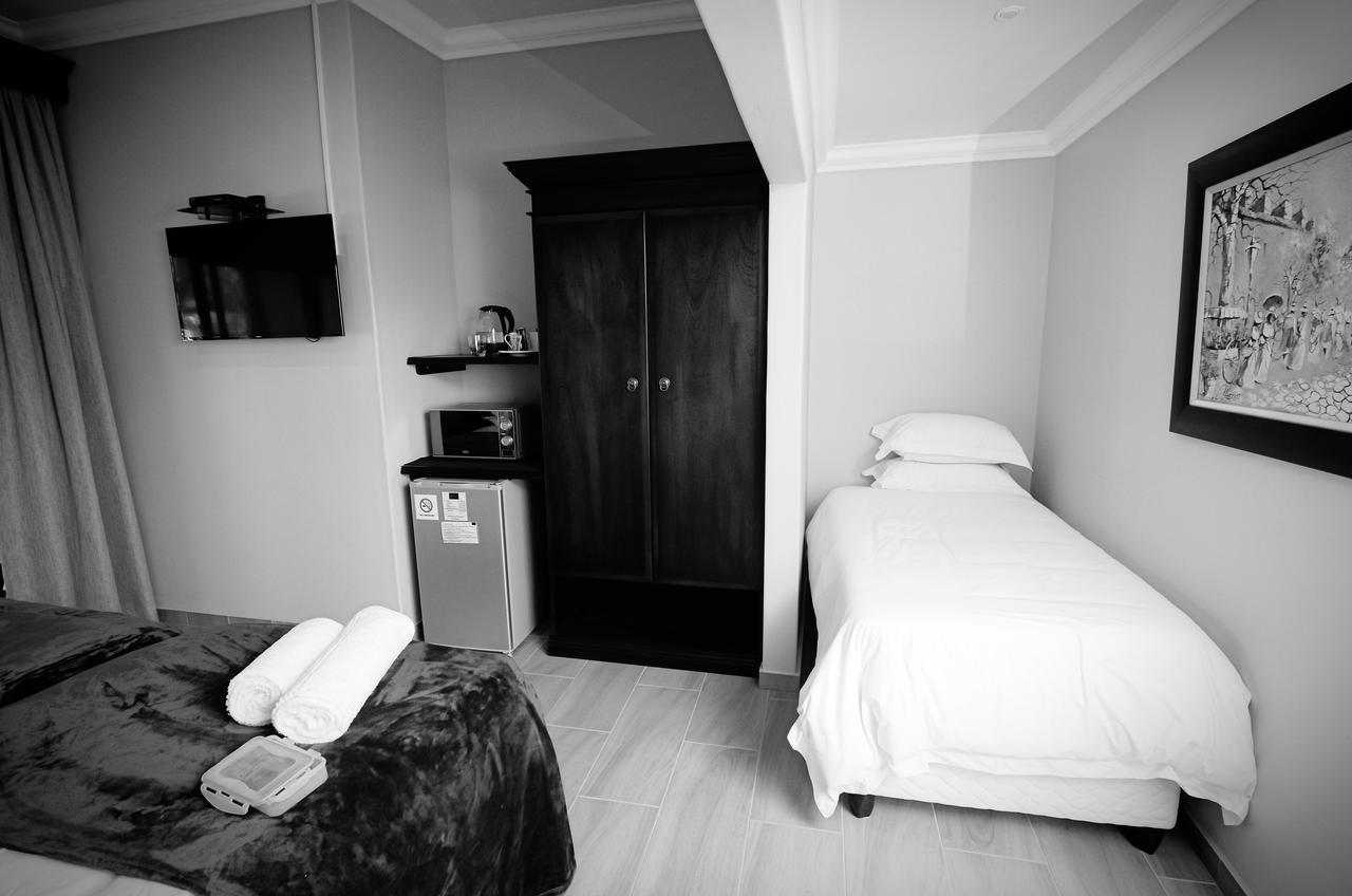Abella Bed And Breakfast Vryburg Ngoại thất bức ảnh